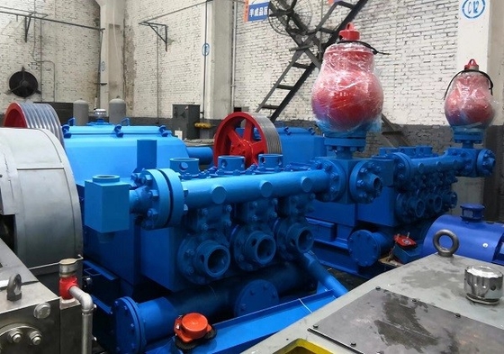 HTB800 محرك ديزل مدفوعة 800HP مضخة طين الحفر لحفر / حقن حقل النفط