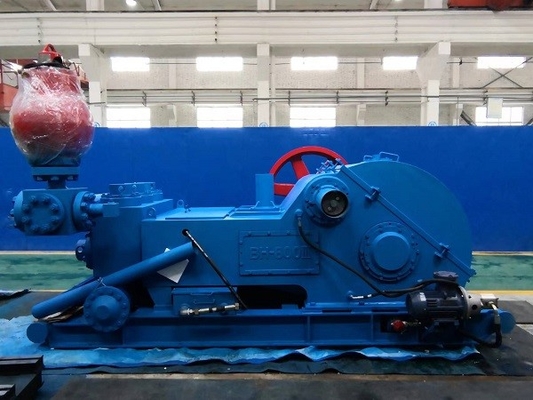 HTB800 محرك ديزل مدفوعة 800HP مضخة طين الحفر لحفر / حقن حقل النفط